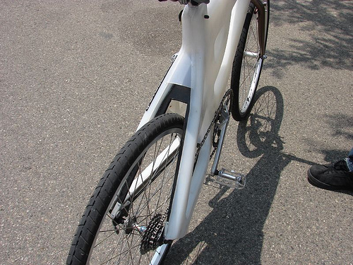 IV-1 recycled plastic bicycle prototype showing polypropylene frame with internal spaceframe structure